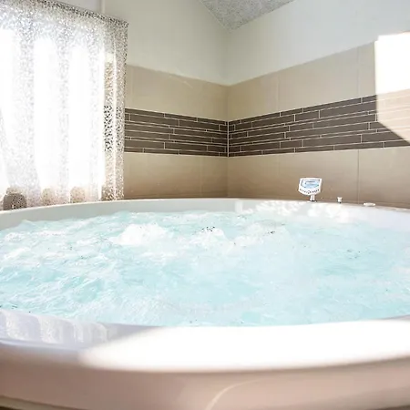 Cozy In With Indoor Swimming Pool Holiday home