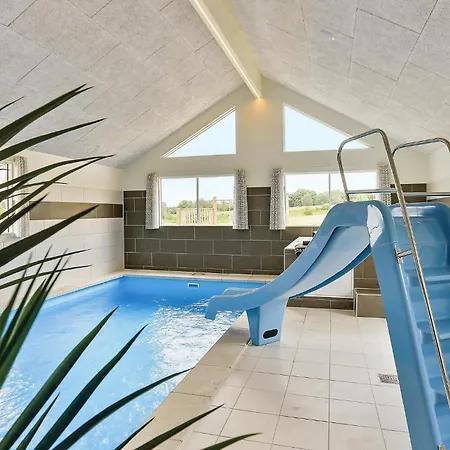 Cozy In With Indoor Swimming Pool Holiday home *